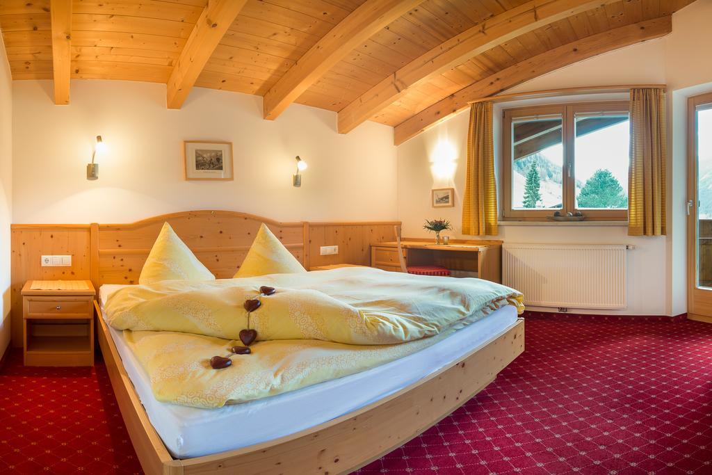 Haus Fernblick Hotell Neustift im Stubaital Rum bild
