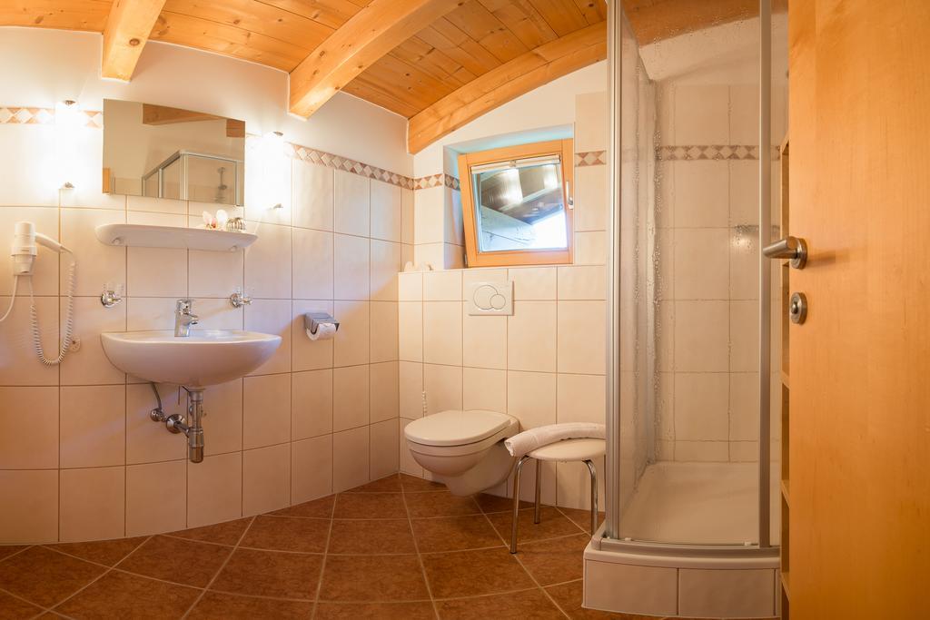 Haus Fernblick Hotell Neustift im Stubaital Rum bild
