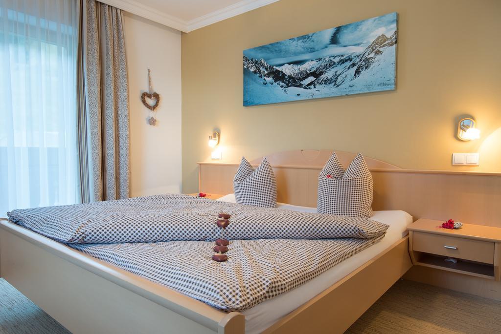 Haus Fernblick Hotell Neustift im Stubaital Rum bild